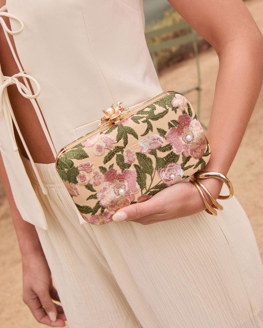 FRESIA | Pochette con ricamo floreale 9