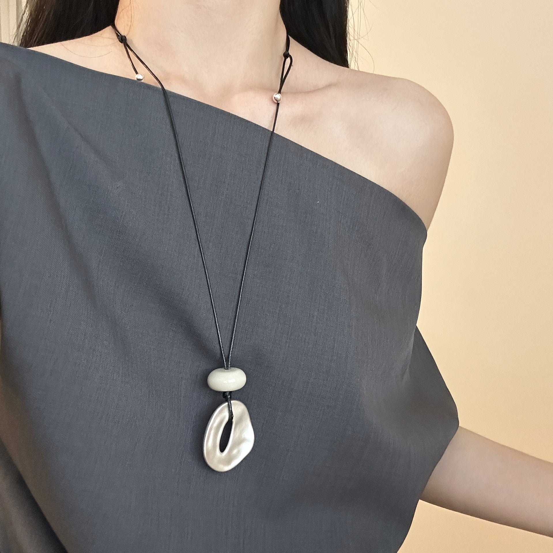 VERONICA | Collana con pendente ovale 0